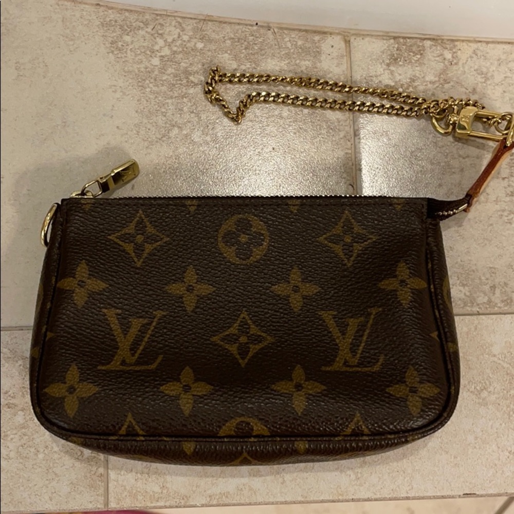 Louis Vuitton Mini Pochette Accessories